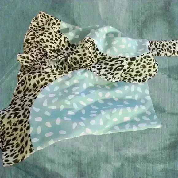 Umgee Split Ruffle Sleeve Top - Picture 4 of 8